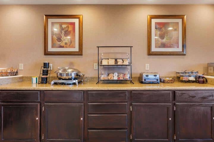 Breakfast area