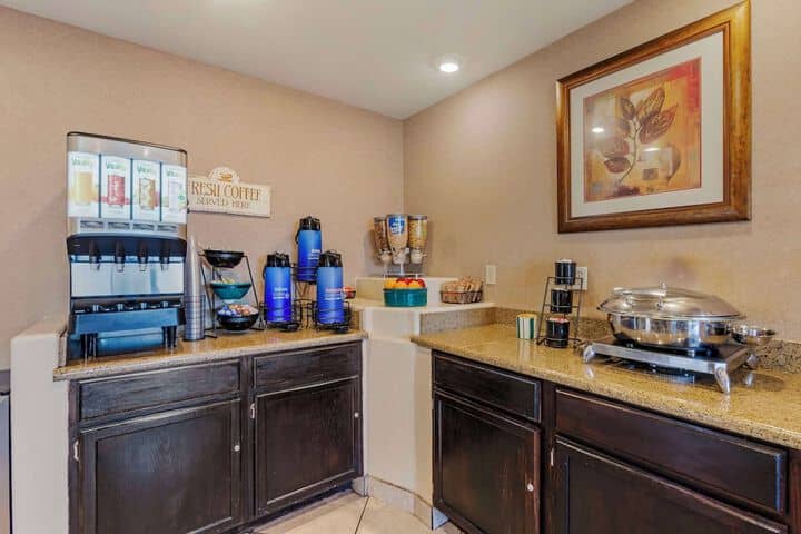 Breakfast area